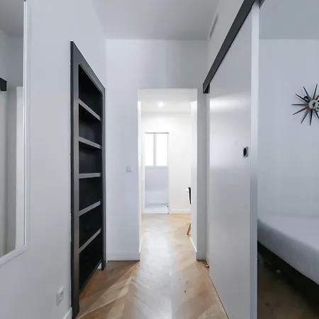 4-star For 4, 10 Mn From Champs-elysees * Париж