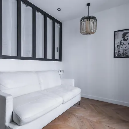Апартаменты 4-star For 4, 10 Mn From Champs-elysees *