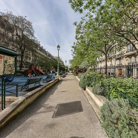 4-star For 4, 10 Mn From Champs-elysees Апартаменты *