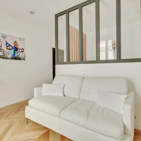 4-star For 4, 10 Mn From Champs-elysees Apartmán